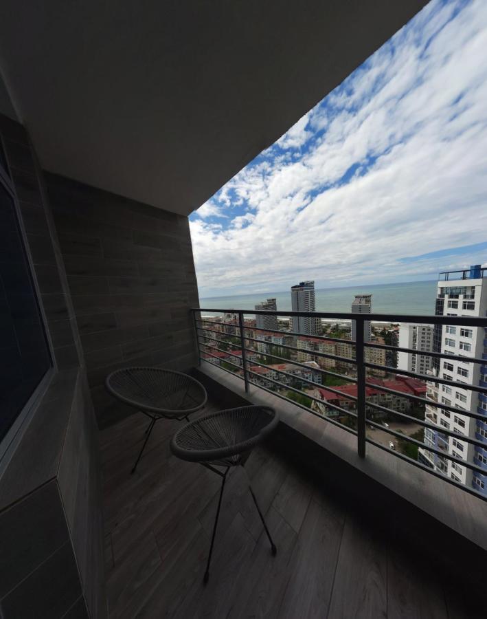 Pirosmani Mini Hotel Batumi Exterior photo