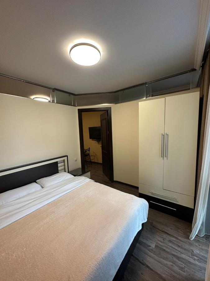 Pirosmani Mini Hotel Batumi Exterior photo