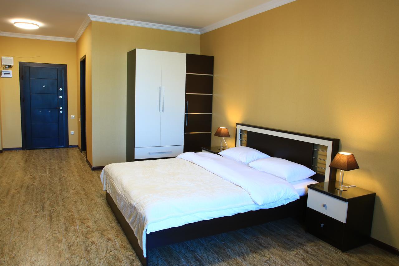 Pirosmani Mini Hotel Batumi Exterior photo