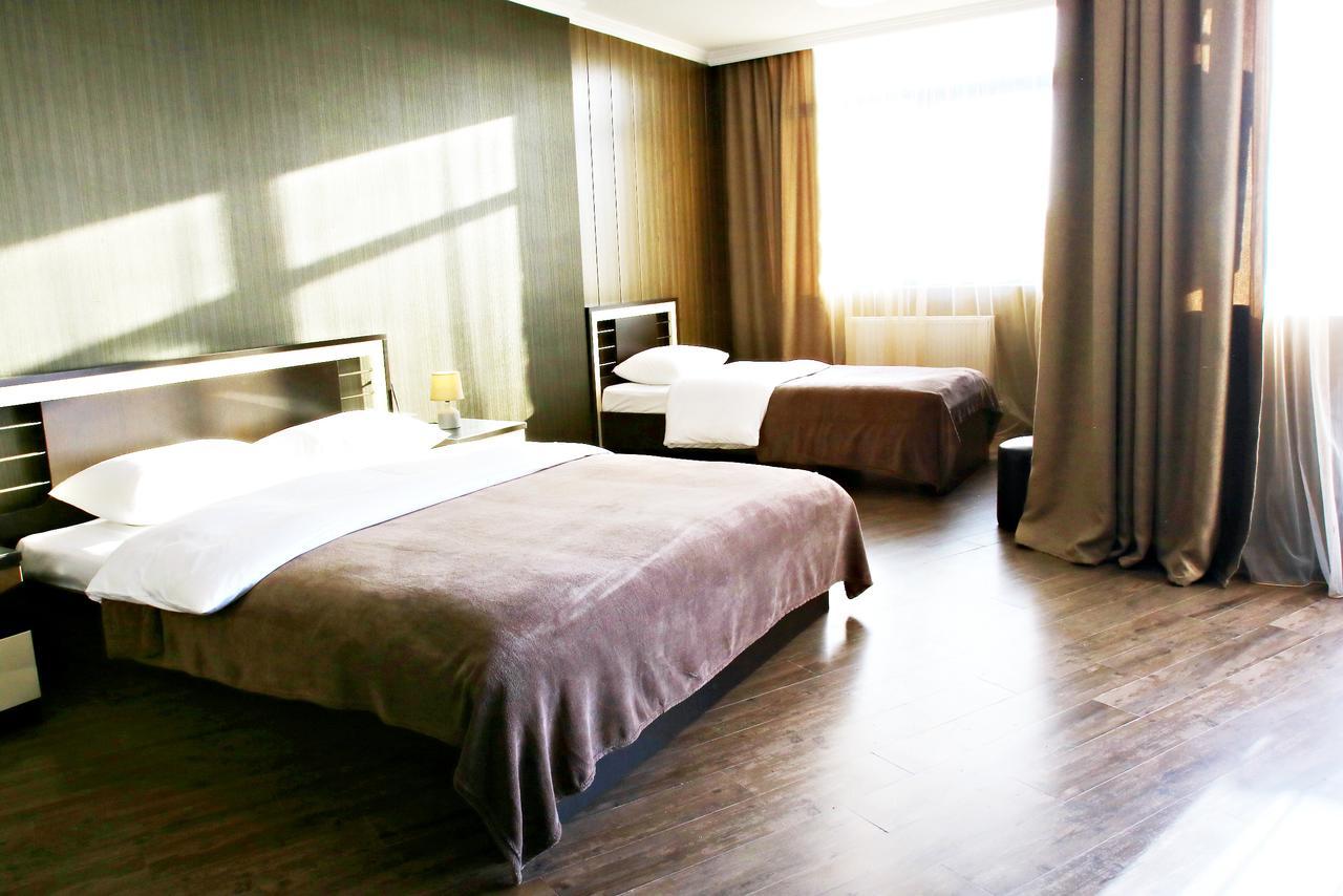 Pirosmani Mini Hotel Batumi Exterior photo